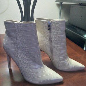 NEW! Nine West Tennon Tan Leather Croco Dress Bootie Size 8